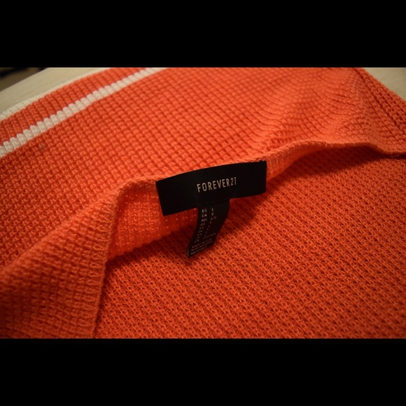 Thrifted Crotchet Backless Top | $1.50 Shipping - Picture 4 of 4